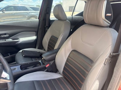 2022 Nissan Kicks SR