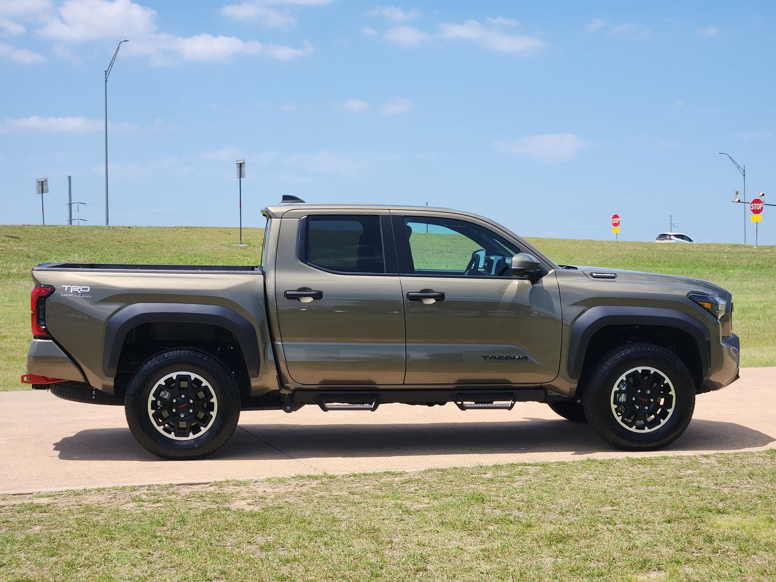 2025 Toyota Tacoma Hybrid TRD Off Road