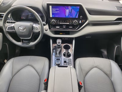 2025 Toyota Highlander Platinum