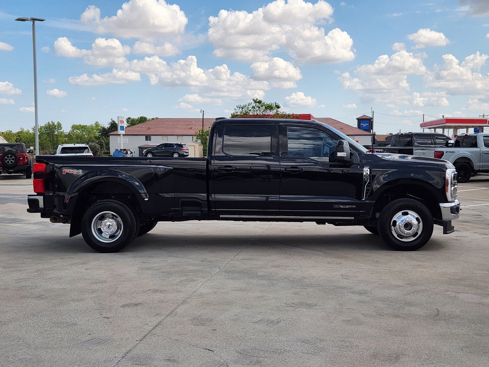 2024 Ford F-350SD Lariat DRW