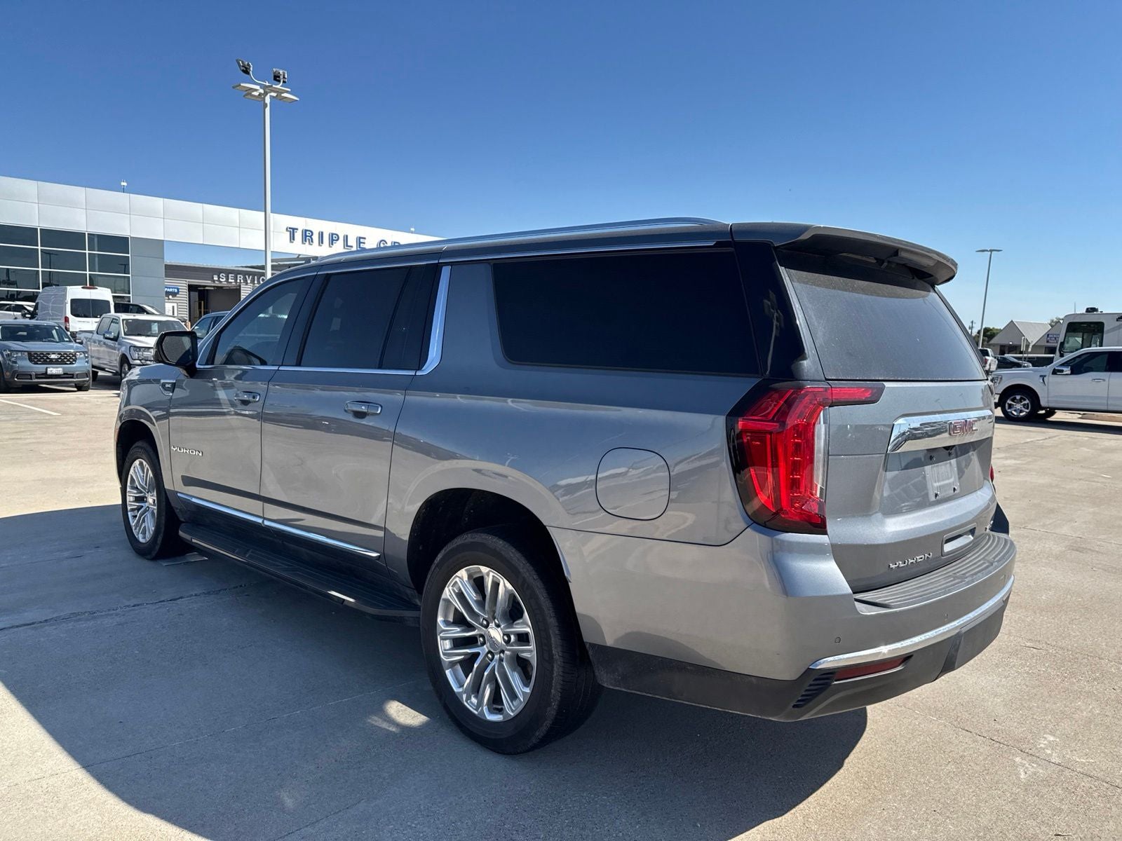 2022 GMC Yukon XL SLT