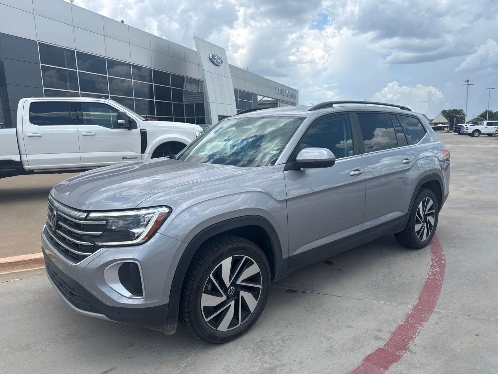 2025 Volkswagen Atlas 2.0T SE w/Technology