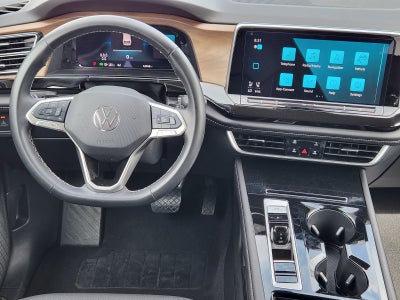 2025 Volkswagen Atlas 2.0T SE w/Technology