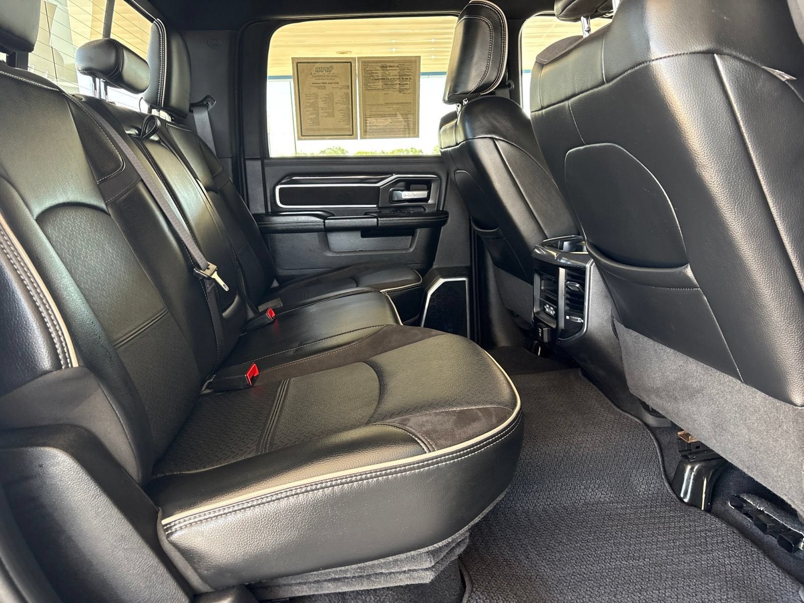 2022 RAM 2500 Laramie Crew Cab 4x4 6'4" Box