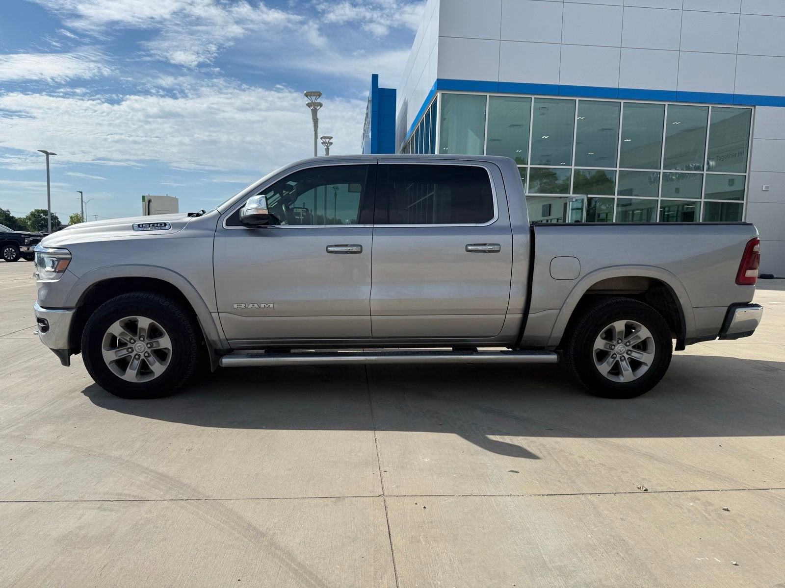 2019 RAM 1500 Laramie Crew Cab 4x2 5'7" Box