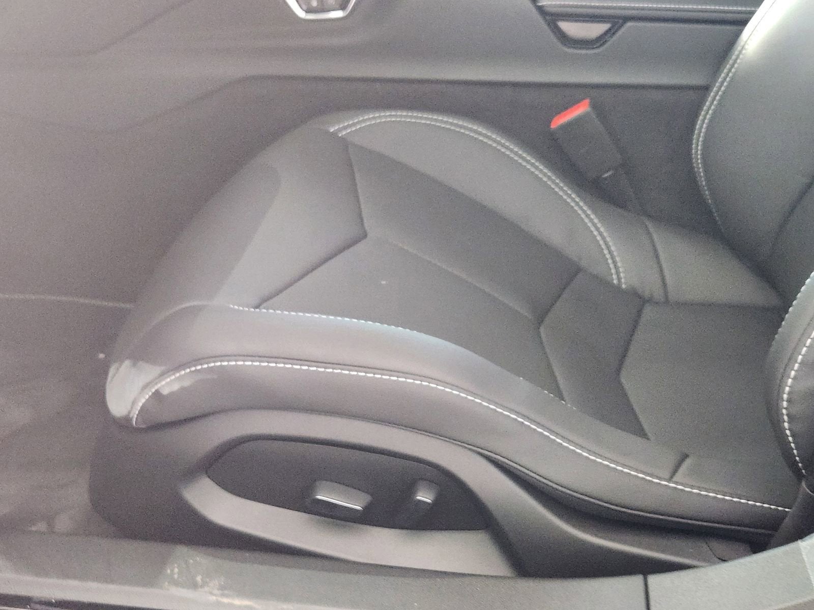 2025 Chevrolet Corvette E-Ray 1LZ