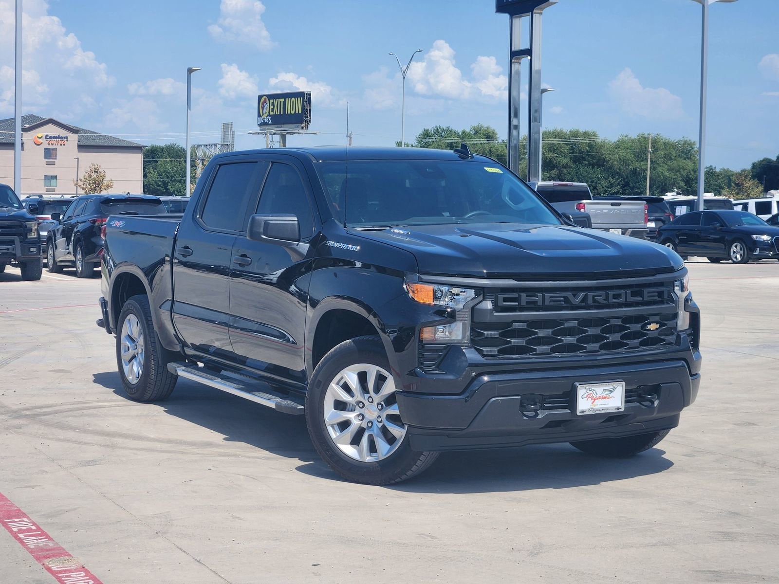 2025 Chevrolet Silverado 1500 Custom