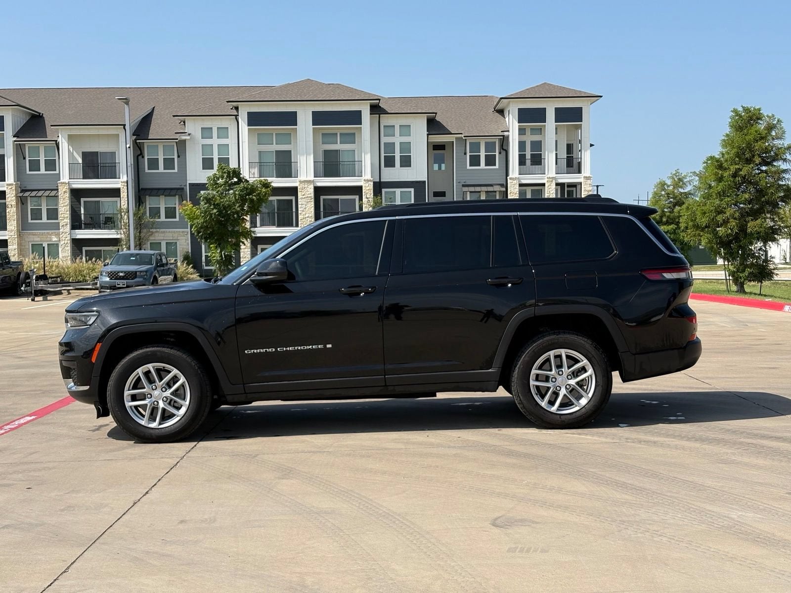 2025 Jeep Grand Cherokee L Laredo X 4x2