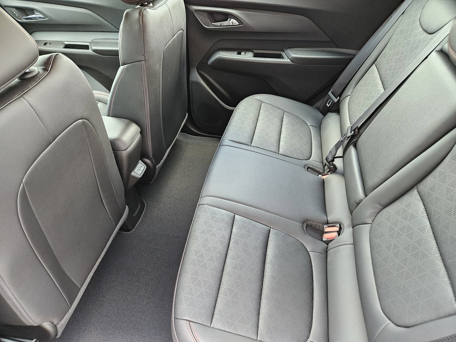 2027 Chevrolet Bolt RS - Photo 26