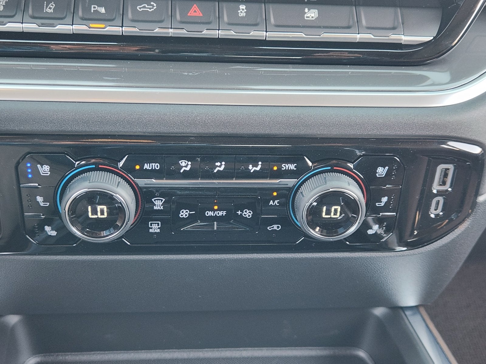2026 Chevrolet Silverado 3500 HD High Country - Photo 18