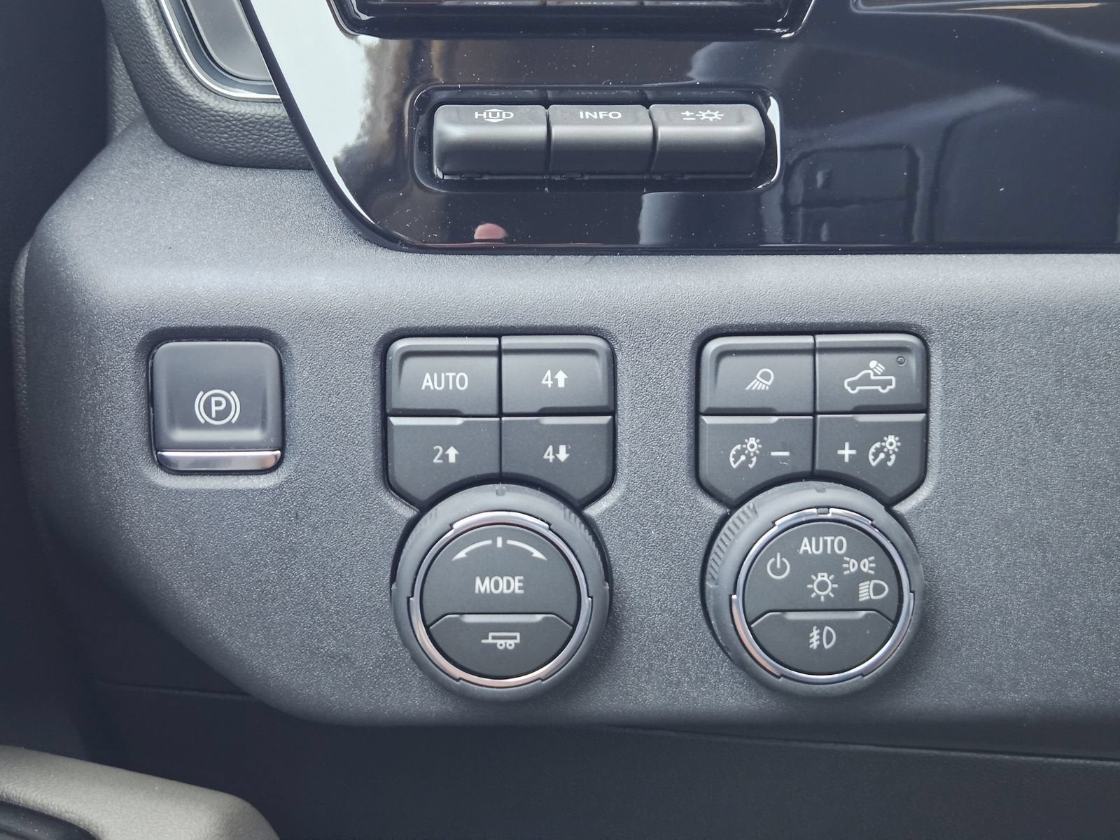 2026 Chevrolet Silverado 2500 HD ZR2 - Photo 23
