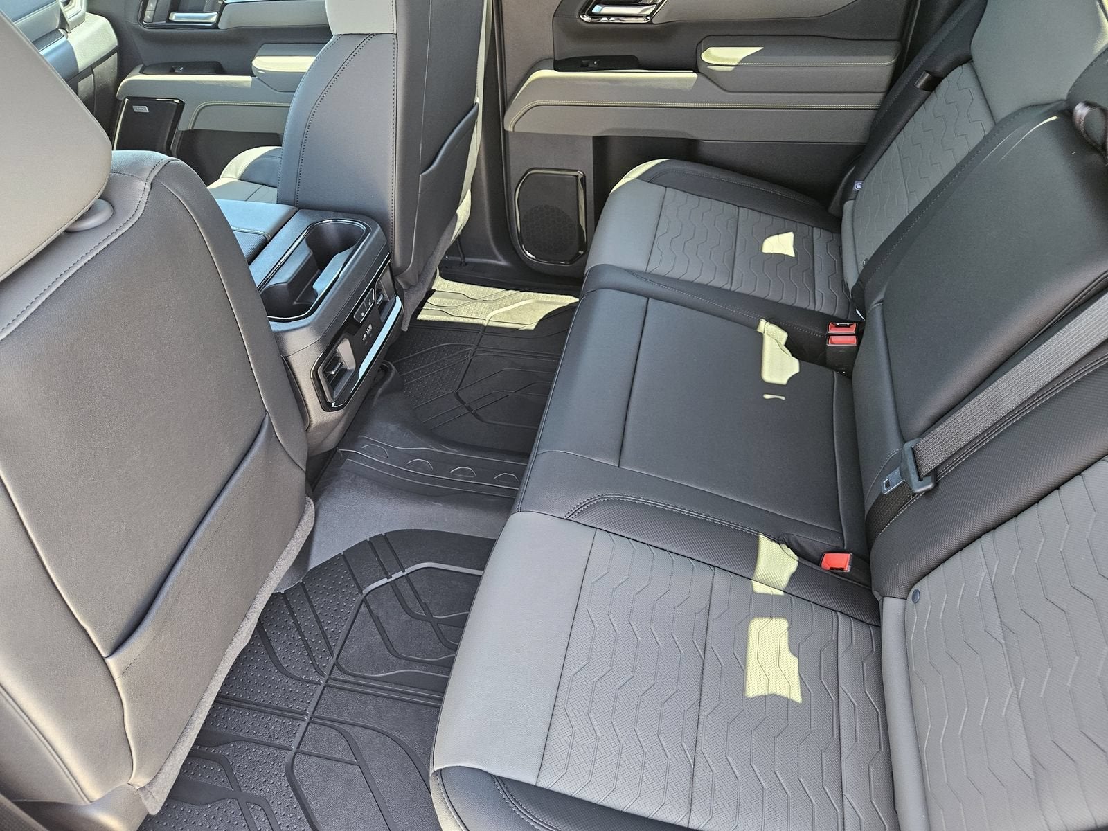 2026 Chevrolet Silverado 2500 HD ZR2 - Photo 30