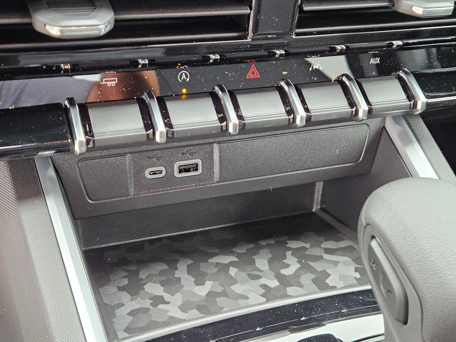 2026 Chevrolet Colorado Work Truck - Photo 20