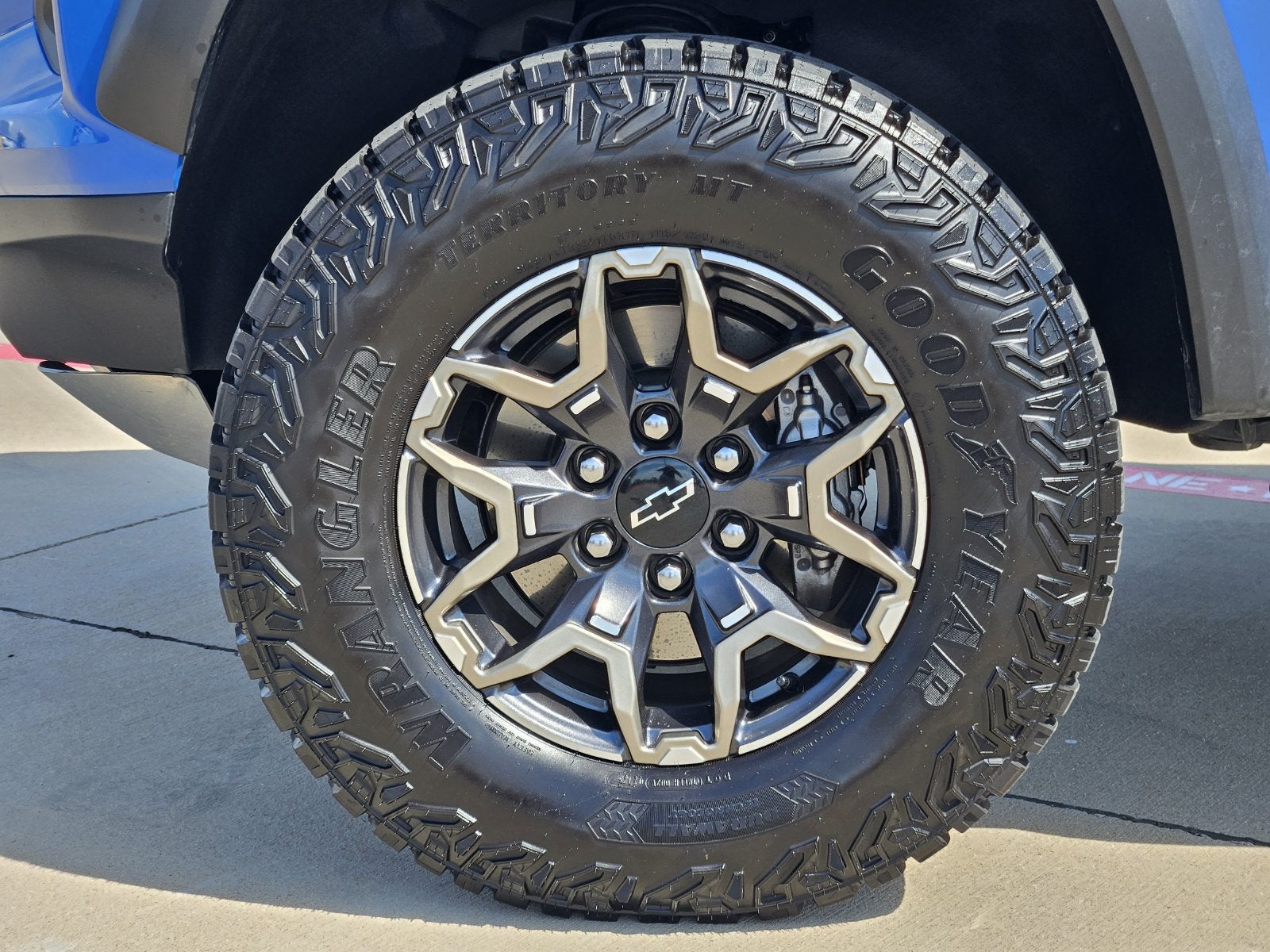 2026 Chevrolet Colorado ZR2 - Photo 13