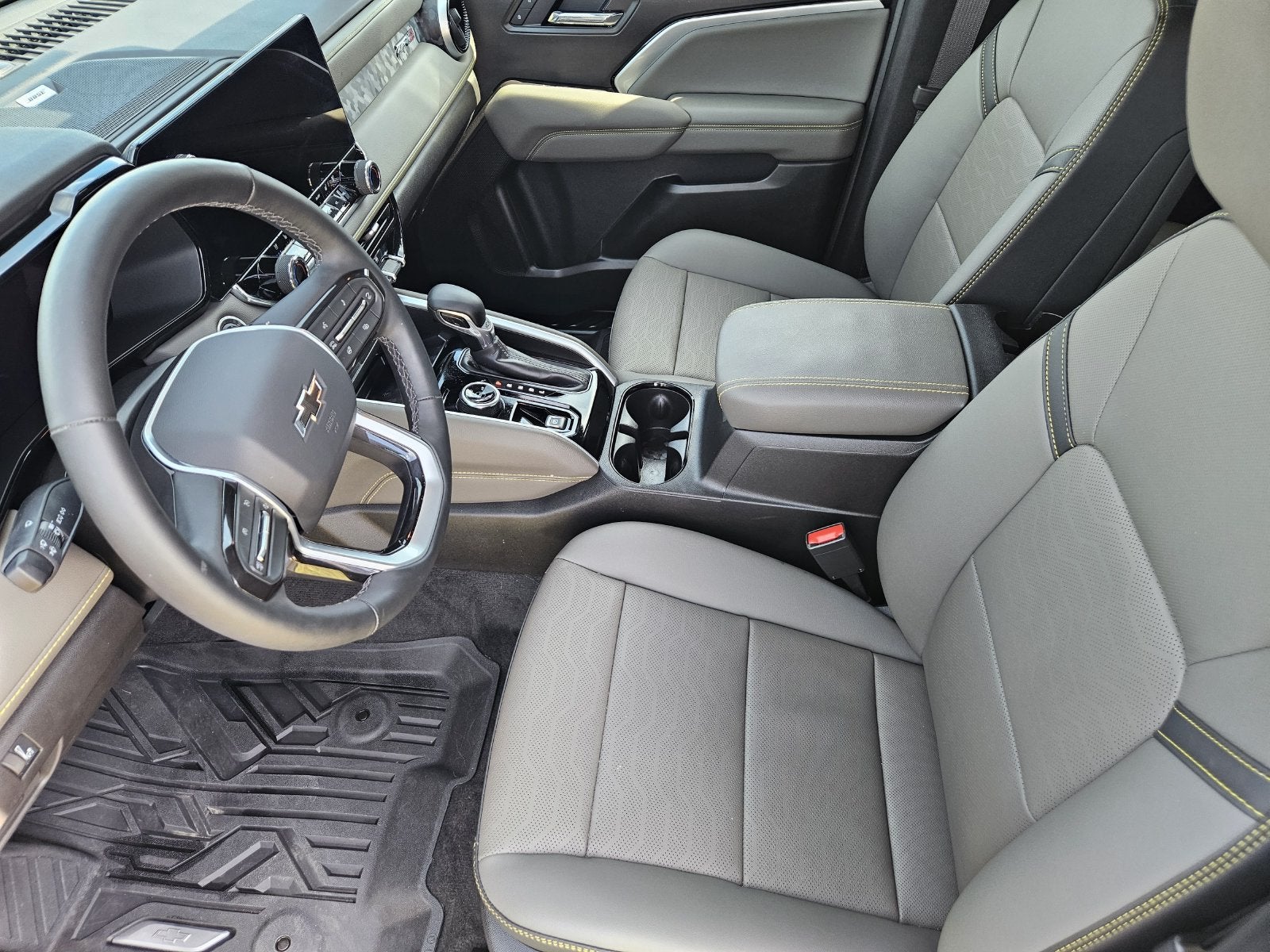 2026 Chevrolet Colorado ZR2 - Photo 17