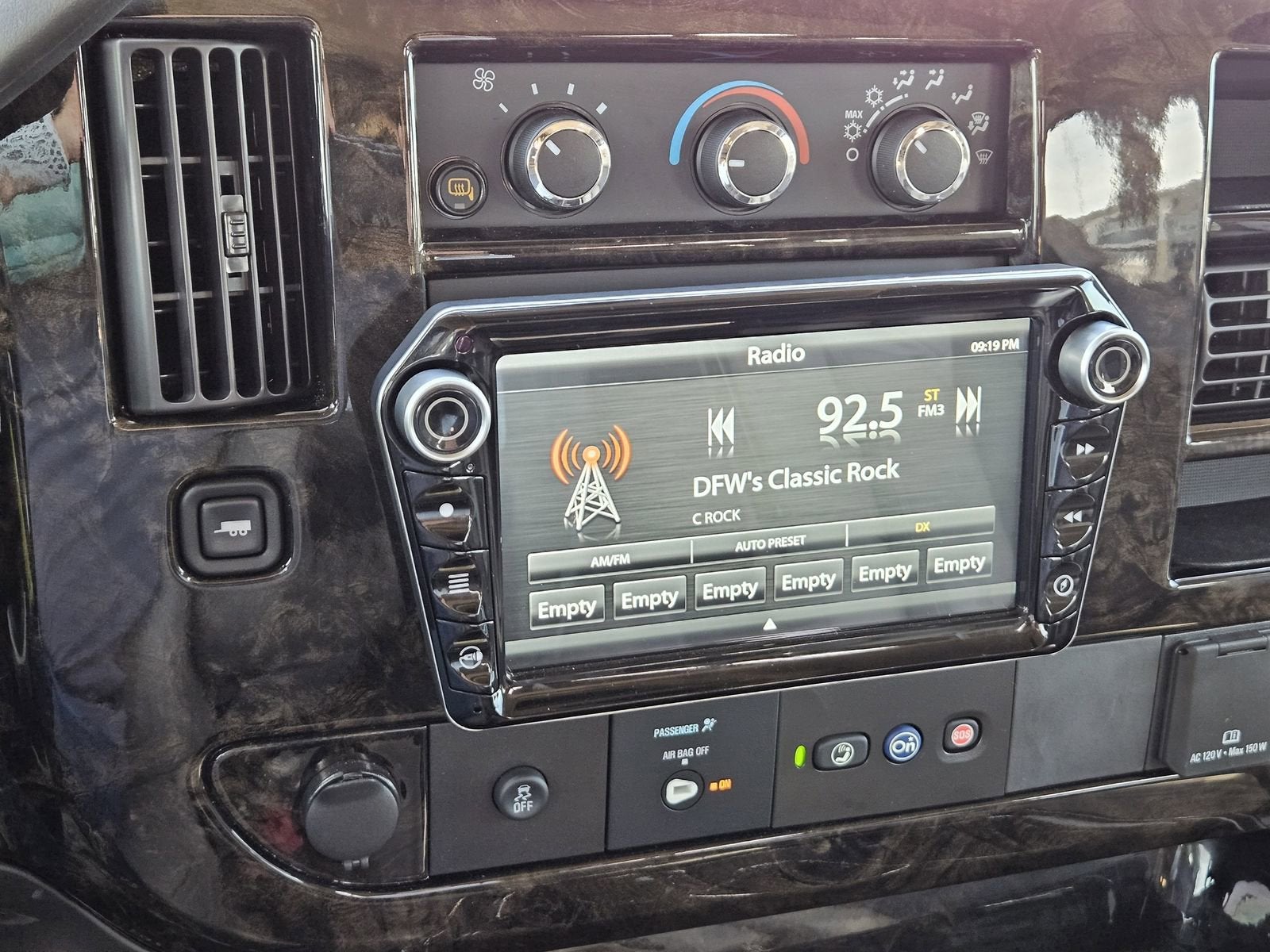 2023 Chevrolet Express Cargo 2500 WT