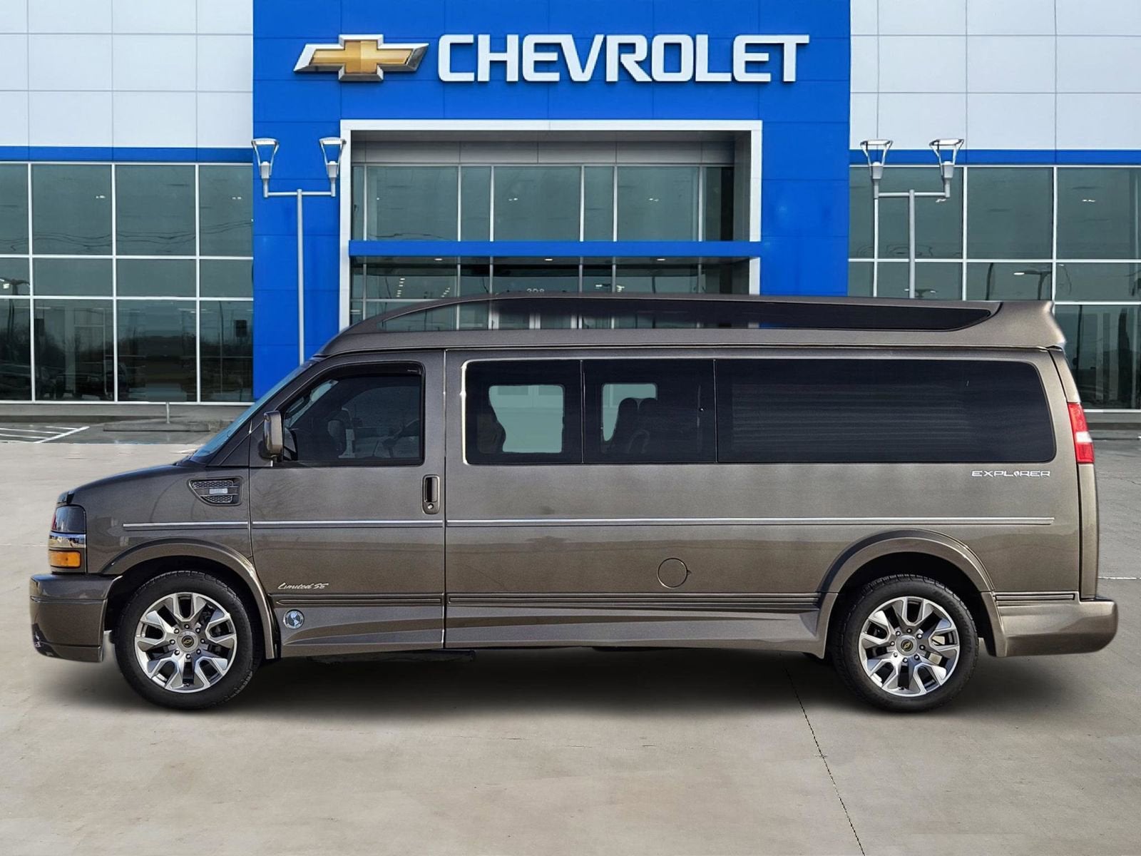 2023 Chevrolet Express Cargo 2500 WT