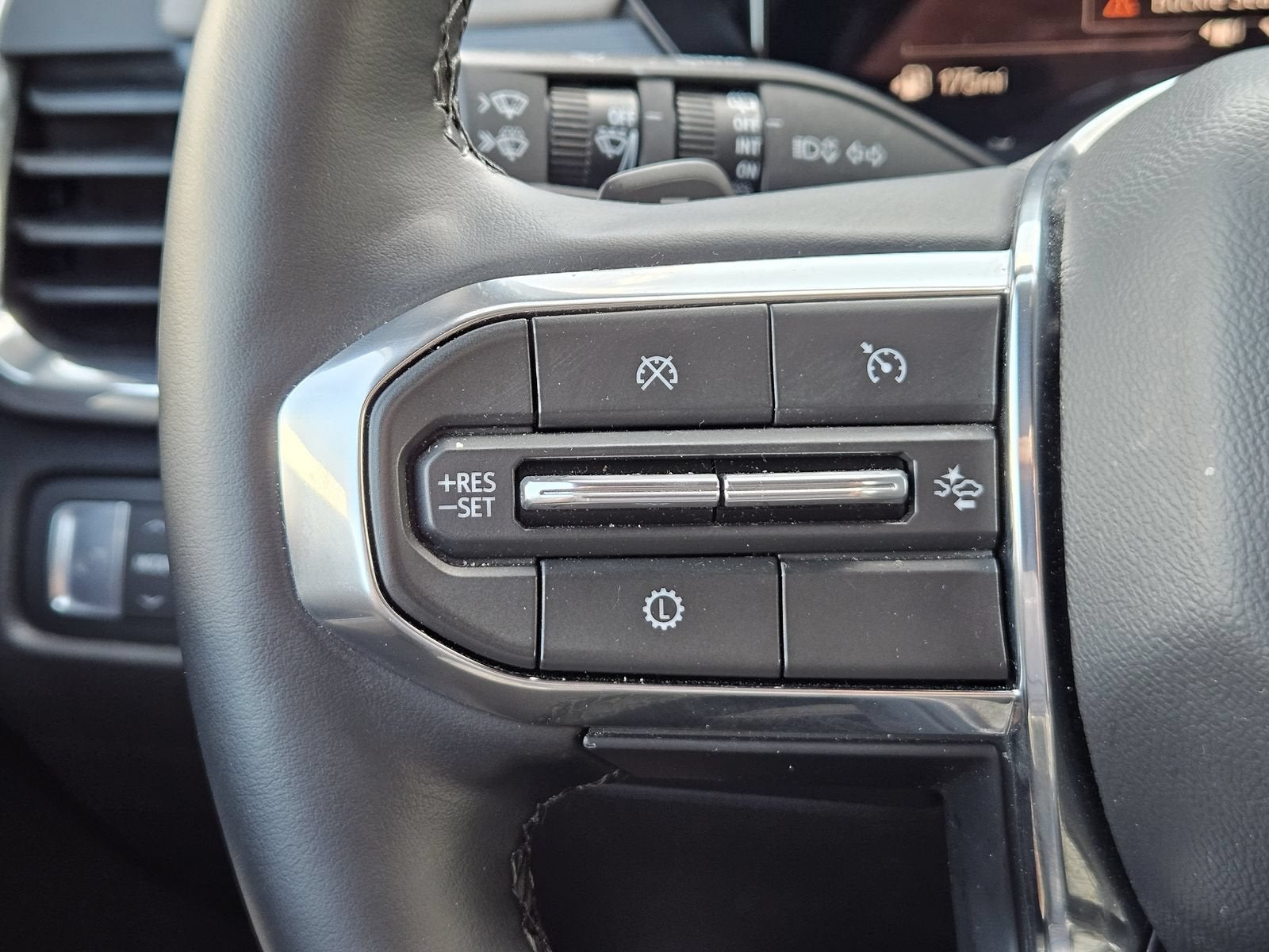 2026 GMC Acadia Elevation - Photo 23