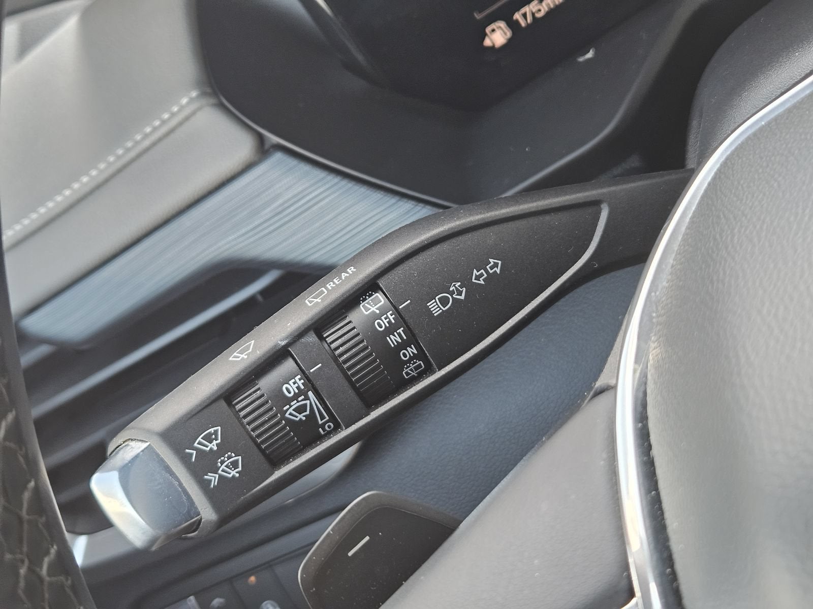 2026 GMC Acadia Elevation - Photo 25