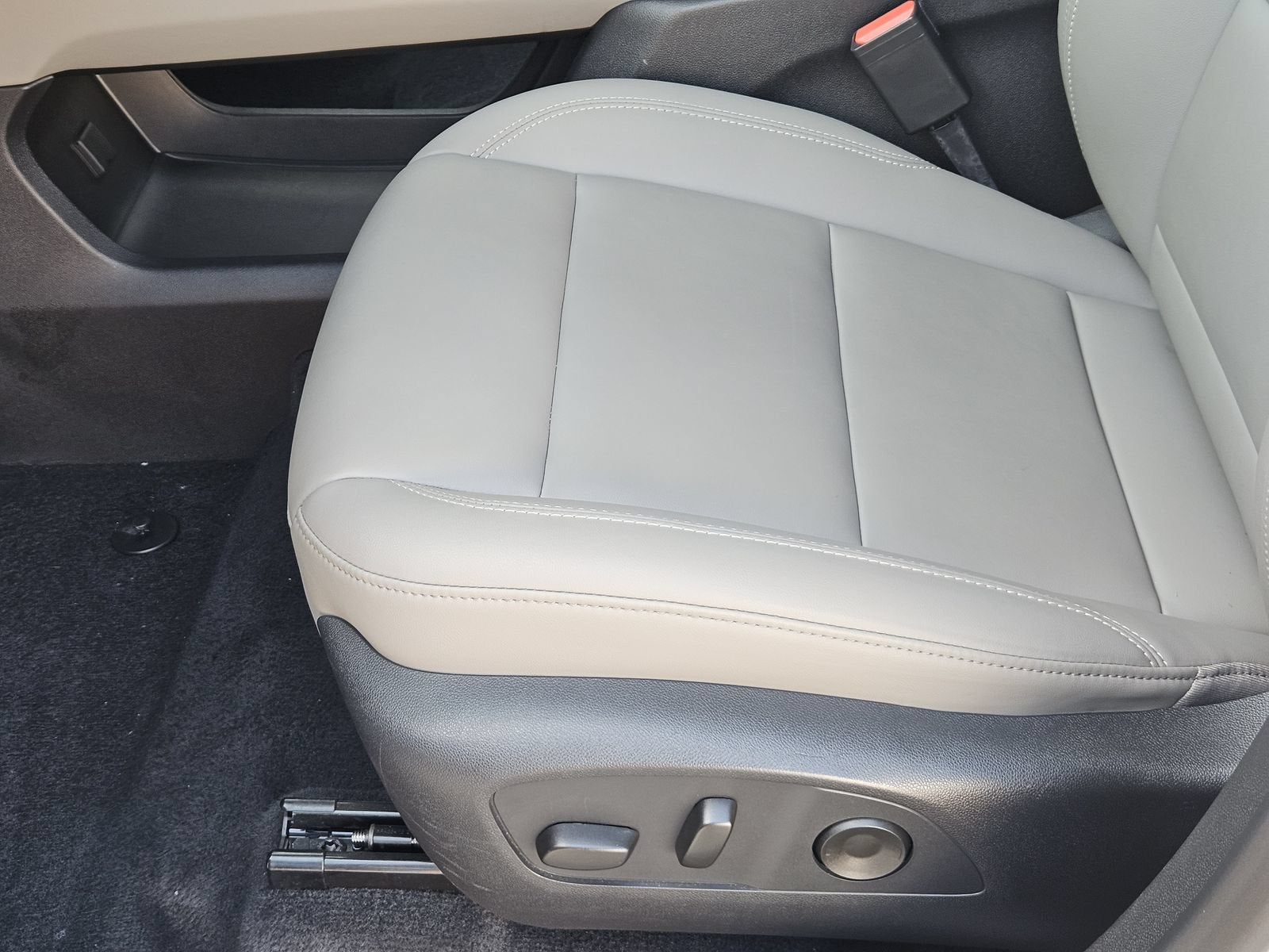 2026 GMC Acadia Elevation - Photo 29