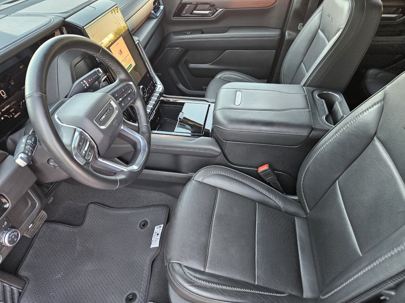 2025 GMC Yukon XL Denali - Photo 18