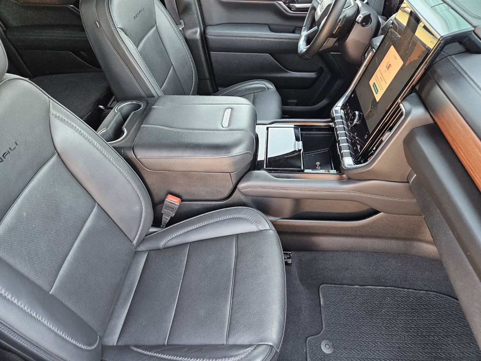 2025 GMC Yukon XL Denali - Photo 19