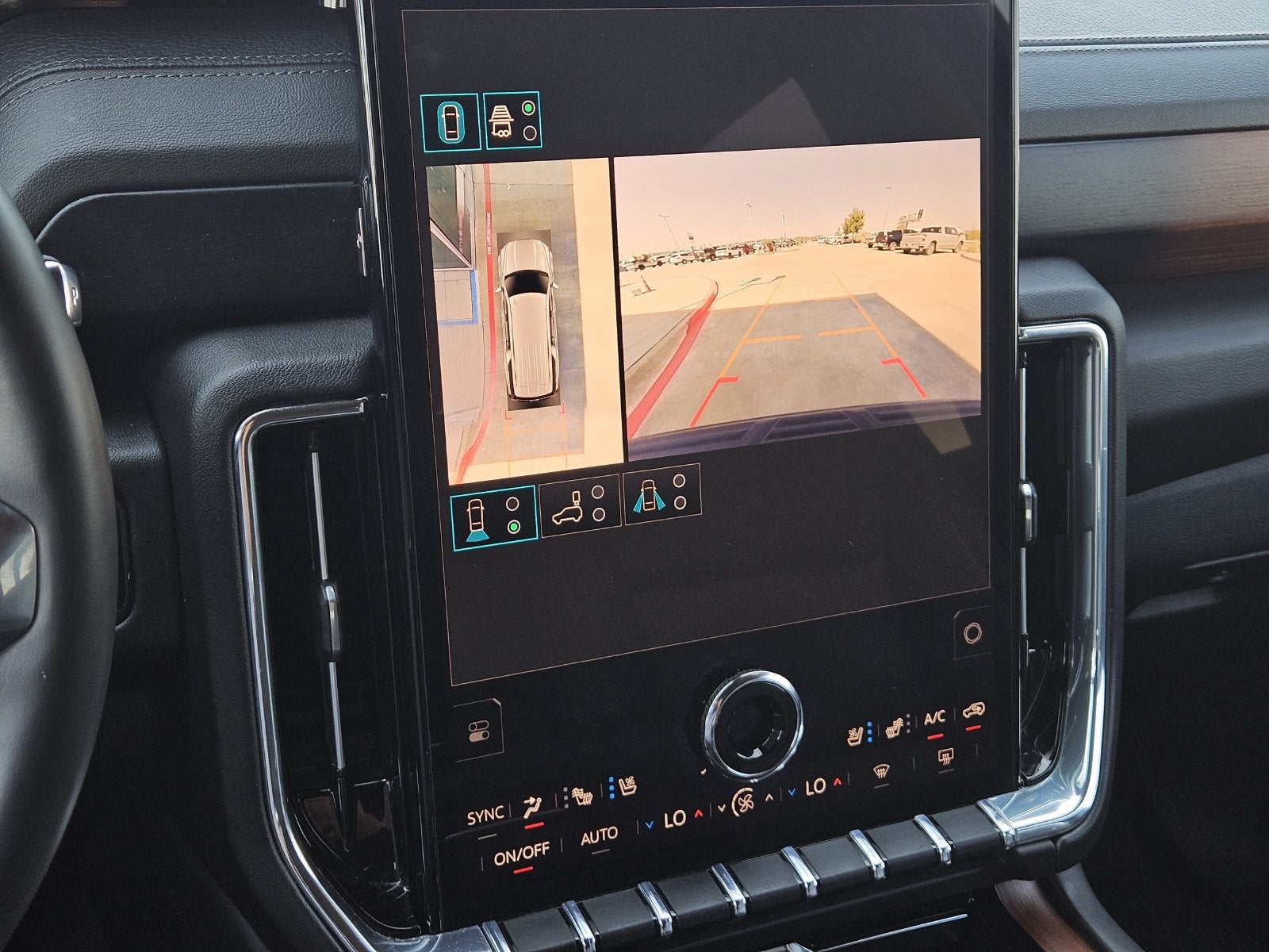 2025 GMC Yukon XL Denali - Photo 23