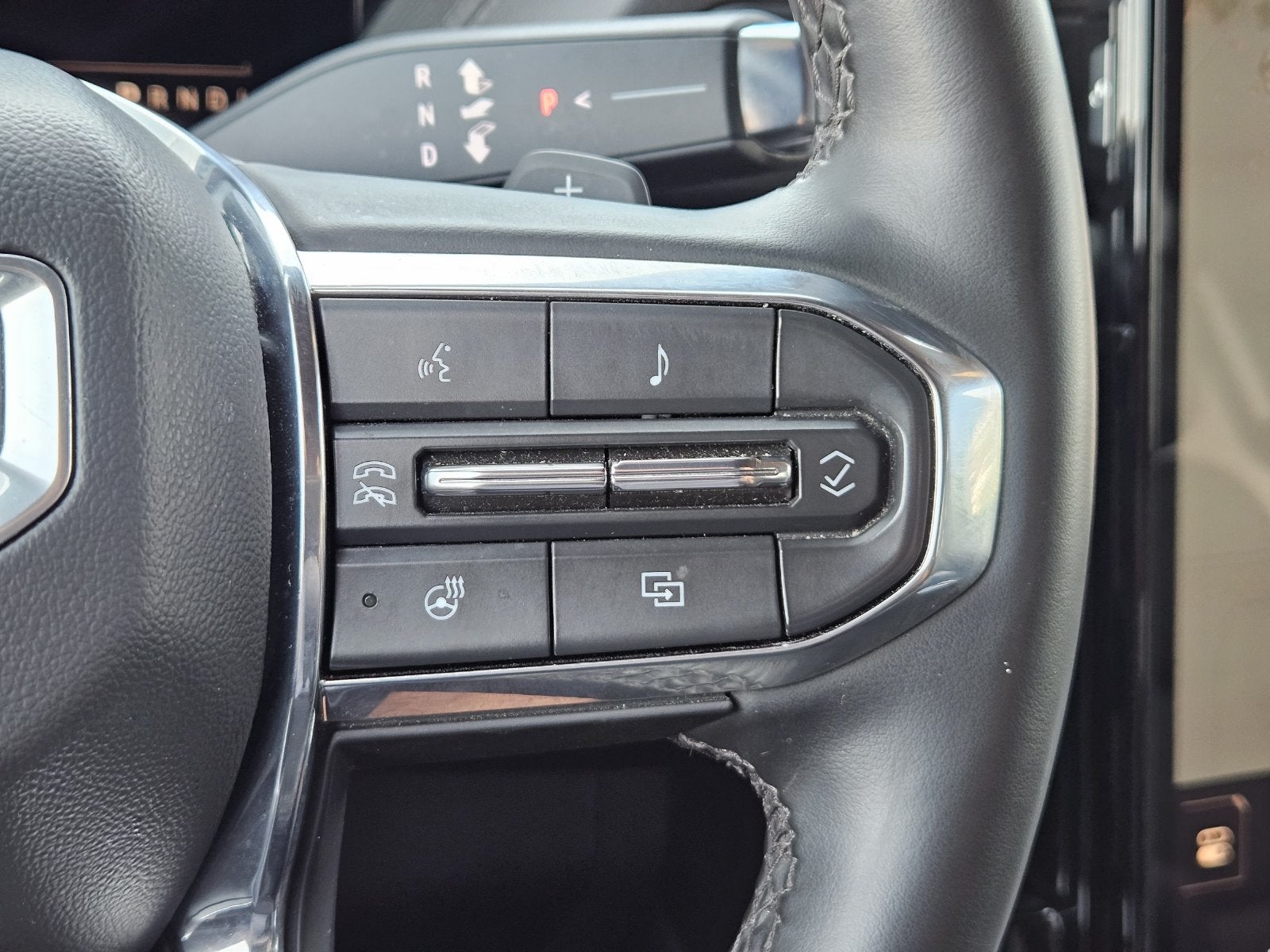 2025 GMC Yukon XL Denali - Photo 27