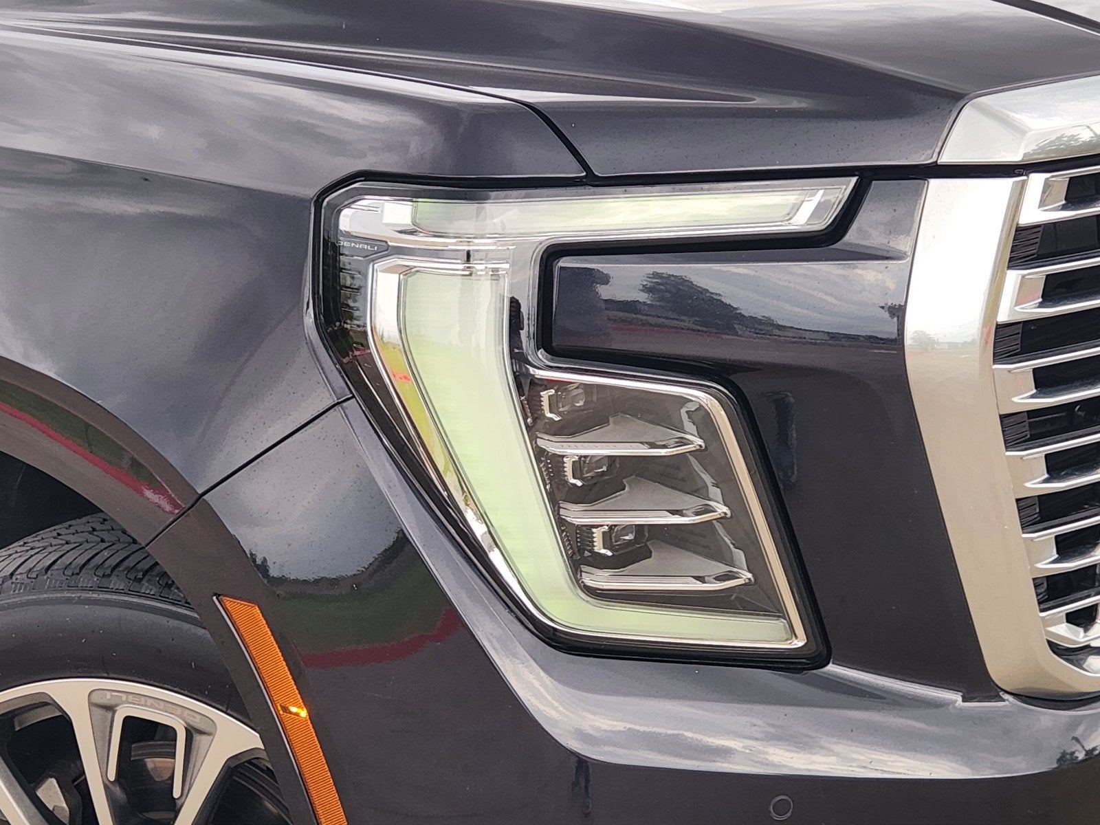 2025 GMC Yukon XL Denali - Photo 11