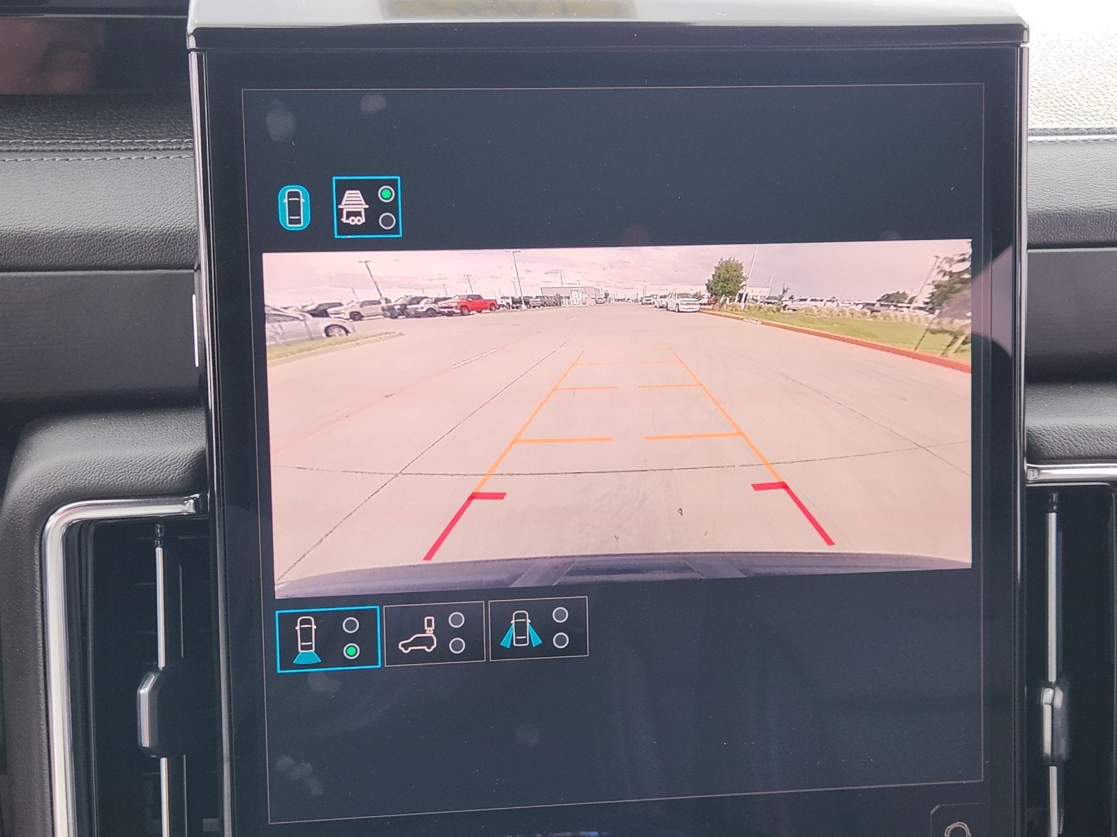 2025 GMC Yukon XL Denali - Photo 22