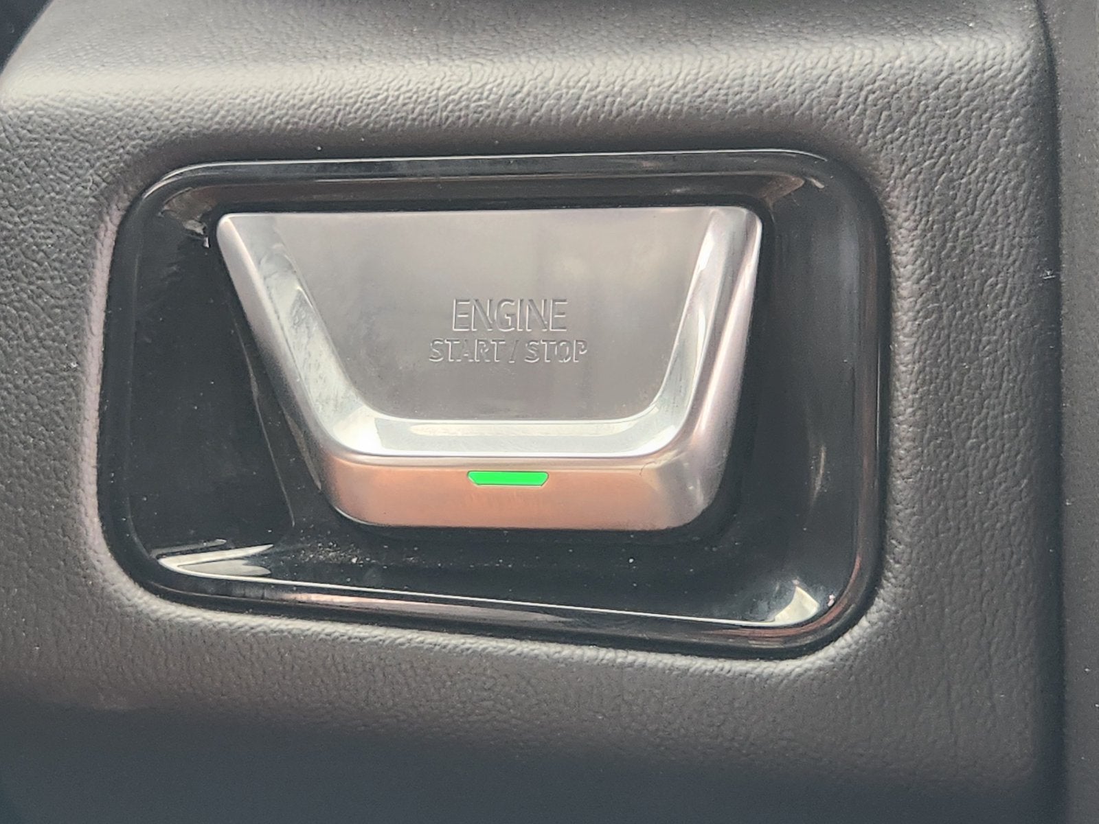 2025 GMC Yukon XL Denali - Photo 25
