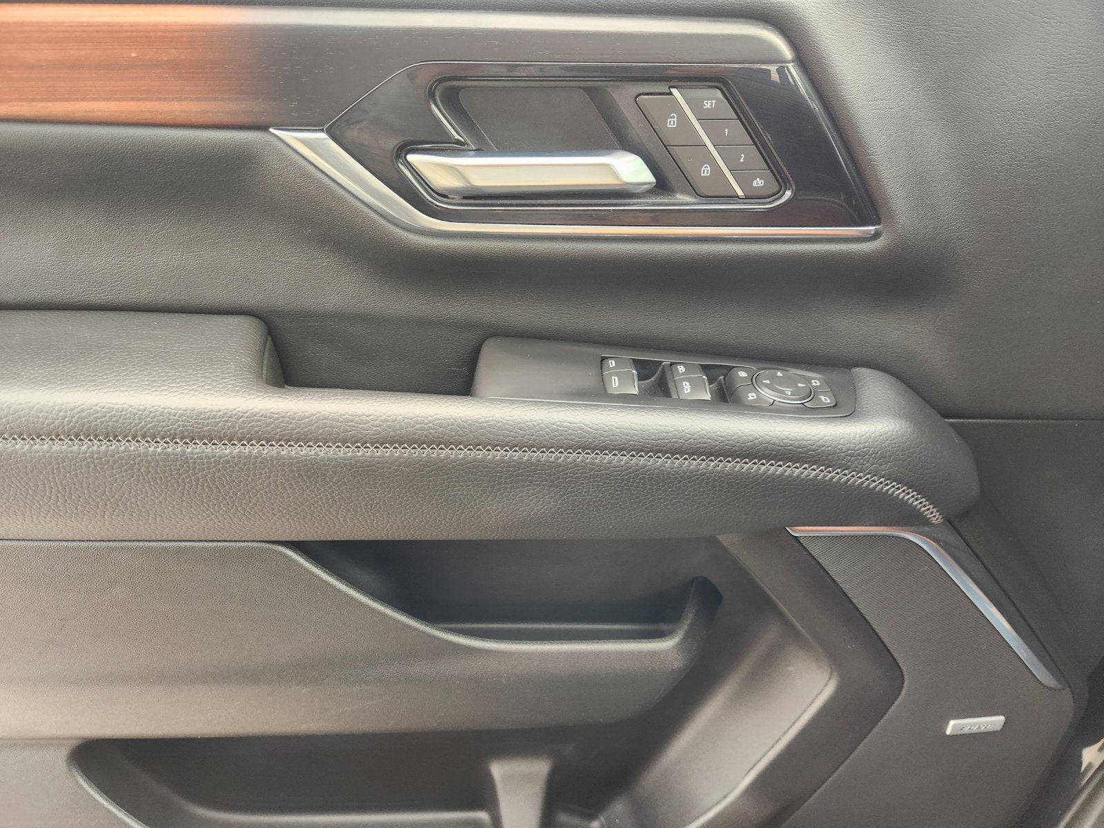 2025 GMC Yukon XL Denali - Photo 26