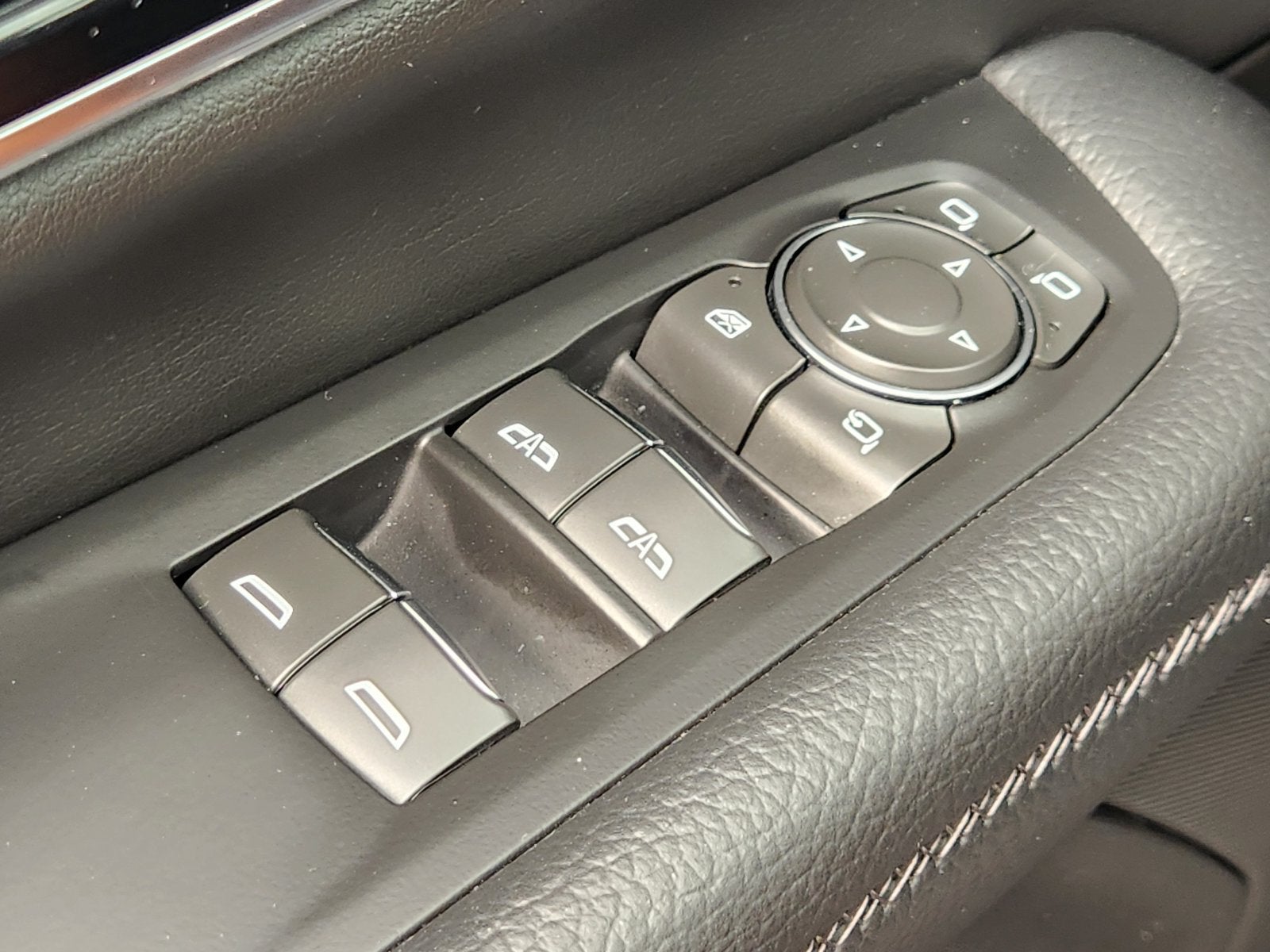 2025 GMC Yukon XL Denali - Photo 27