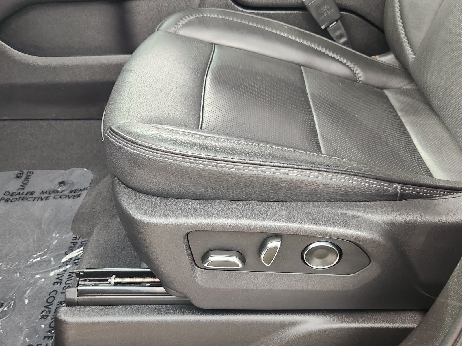 2025 GMC Yukon XL Denali - Photo 28