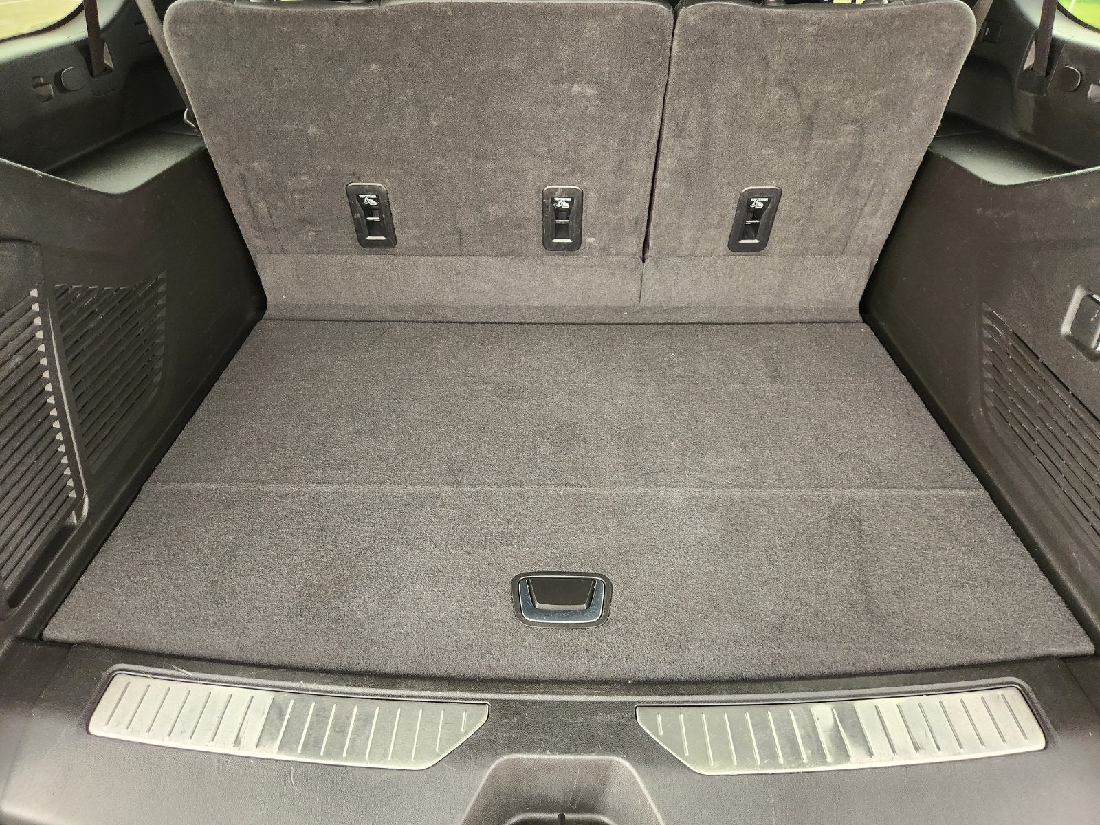 2025 GMC Yukon XL Denali - Photo 36