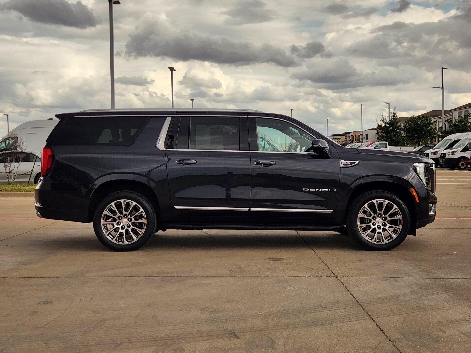 2025 GMC Yukon XL Denali - Photo 7