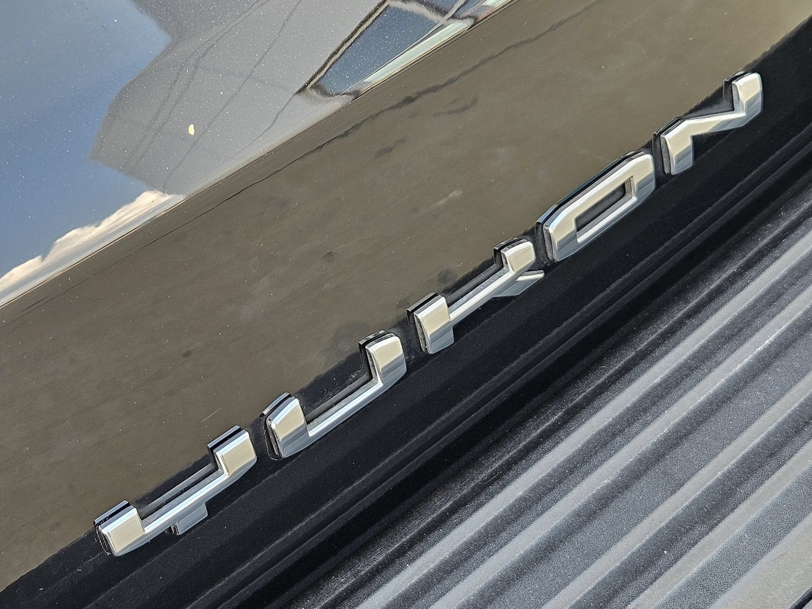 2025 GMC Yukon XL Denali - Photo 16