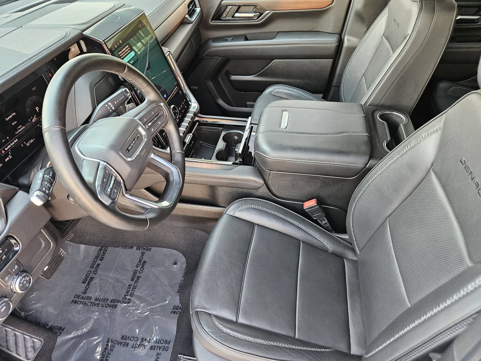 2025 GMC Yukon XL Denali - Photo 18