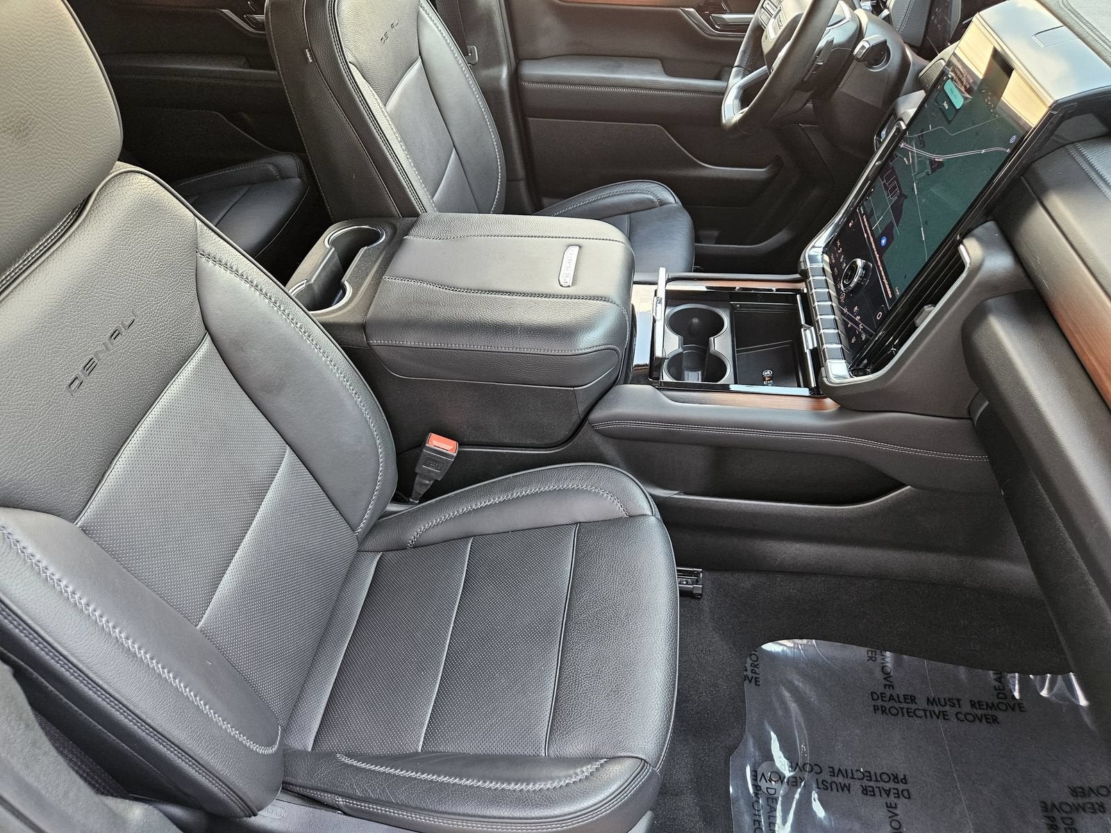 2025 GMC Yukon XL Denali - Photo 19