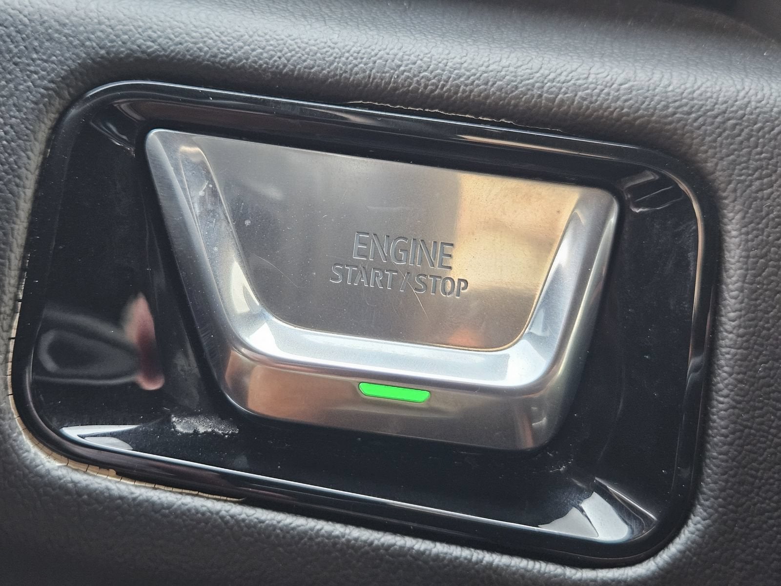 2025 GMC Yukon XL Denali - Photo 25