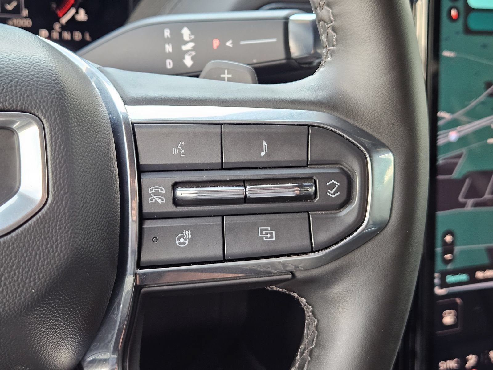 2025 GMC Yukon XL Denali - Photo 28