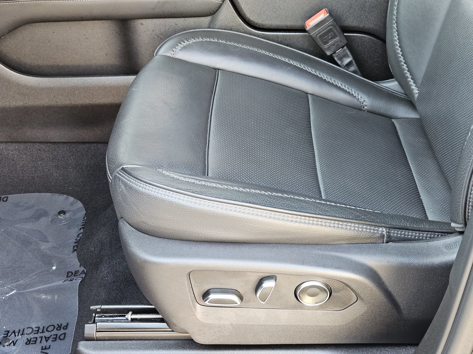 2025 GMC Yukon XL Denali - Photo 33