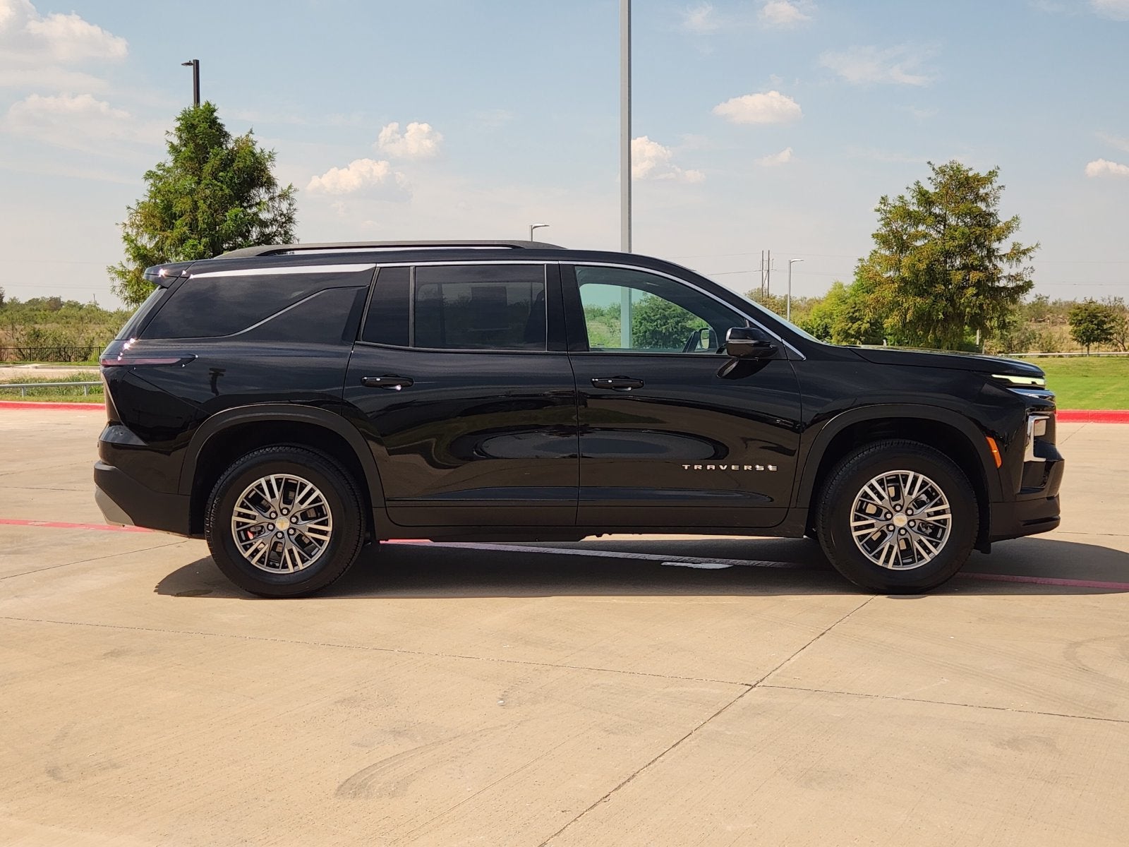 2026 Chevrolet Traverse LT - Photo 7