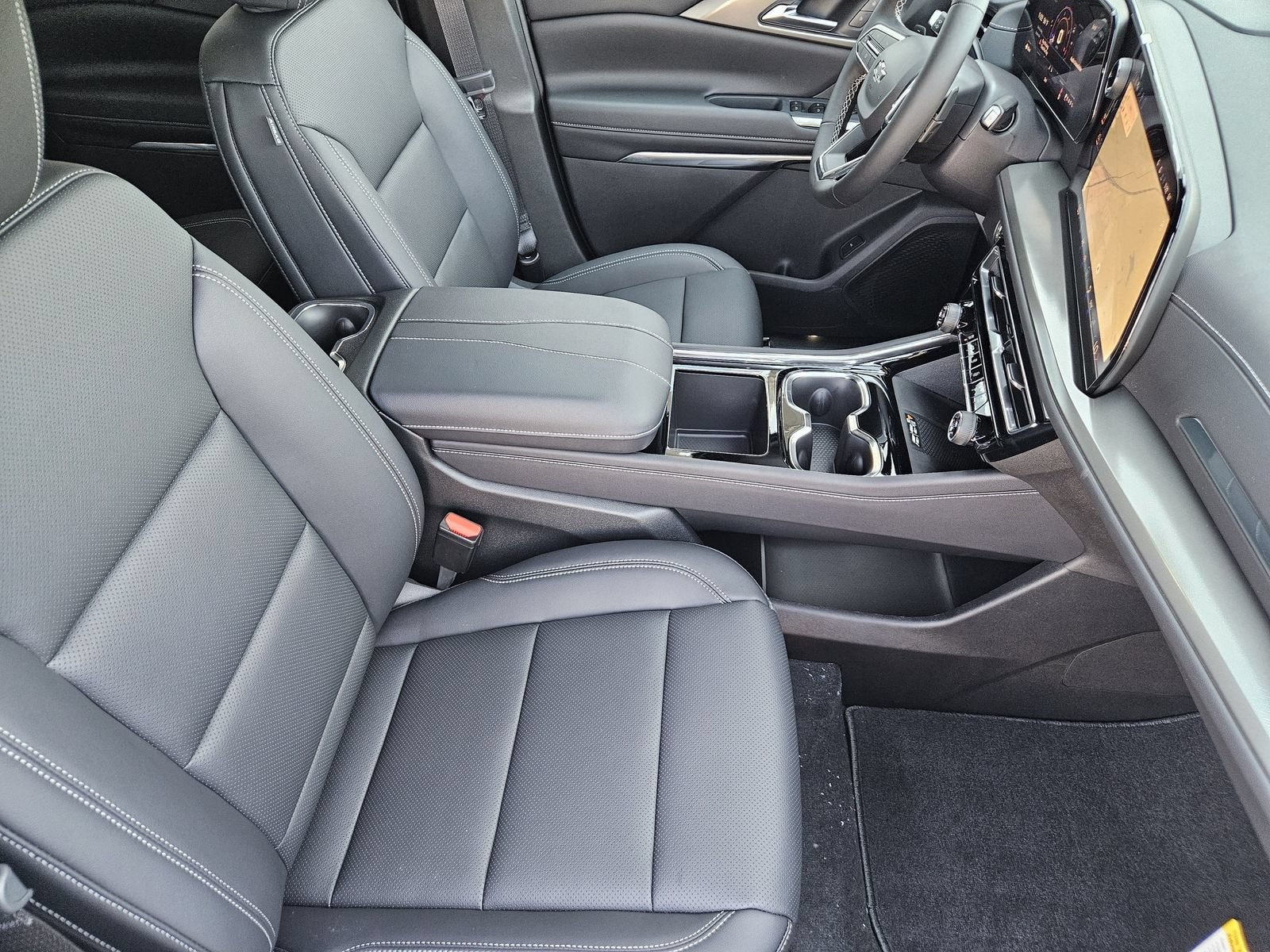 2027 Chevrolet Traverse LT - Photo 15