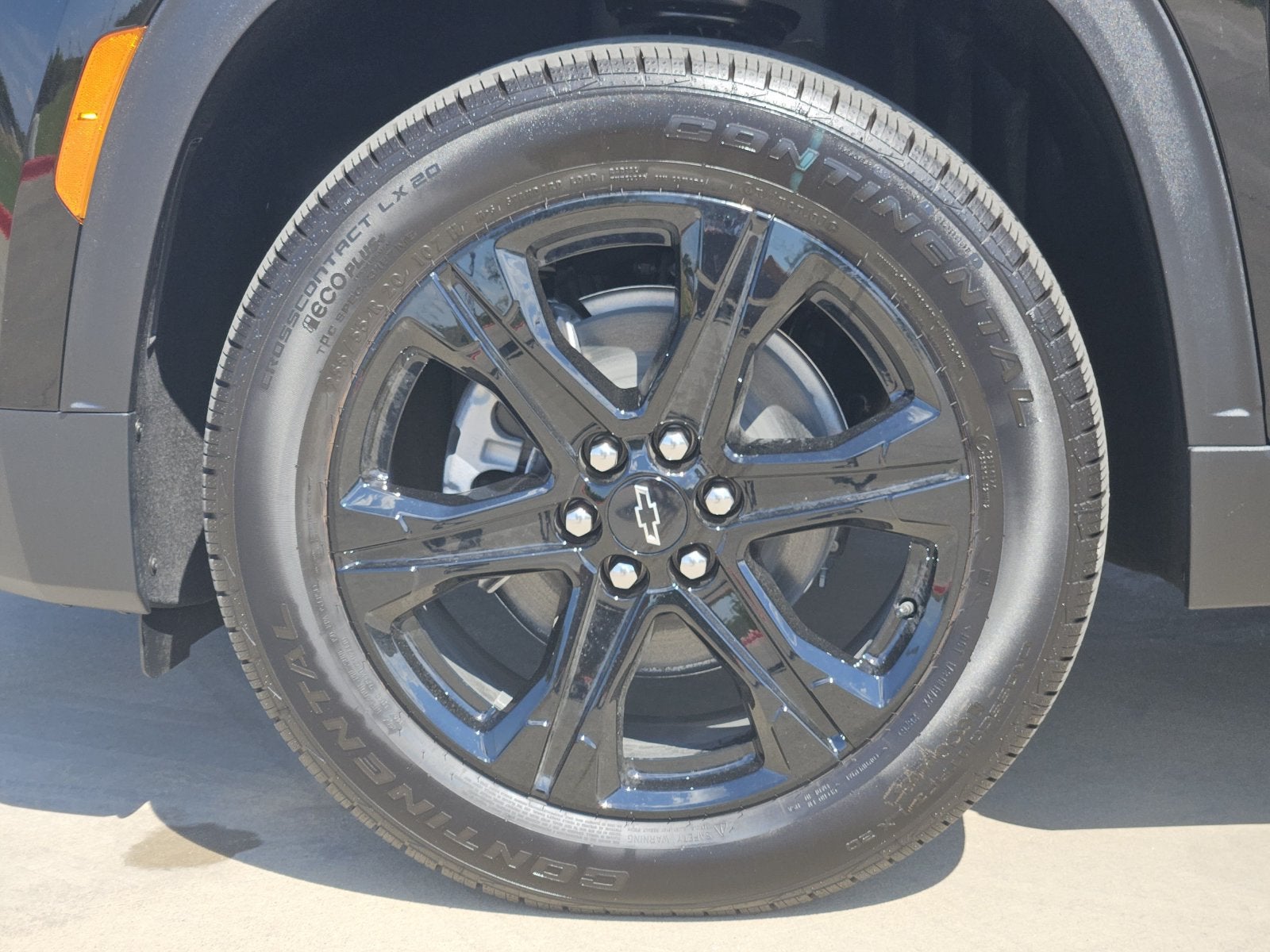 2027 Chevrolet Traverse LT - Photo 12