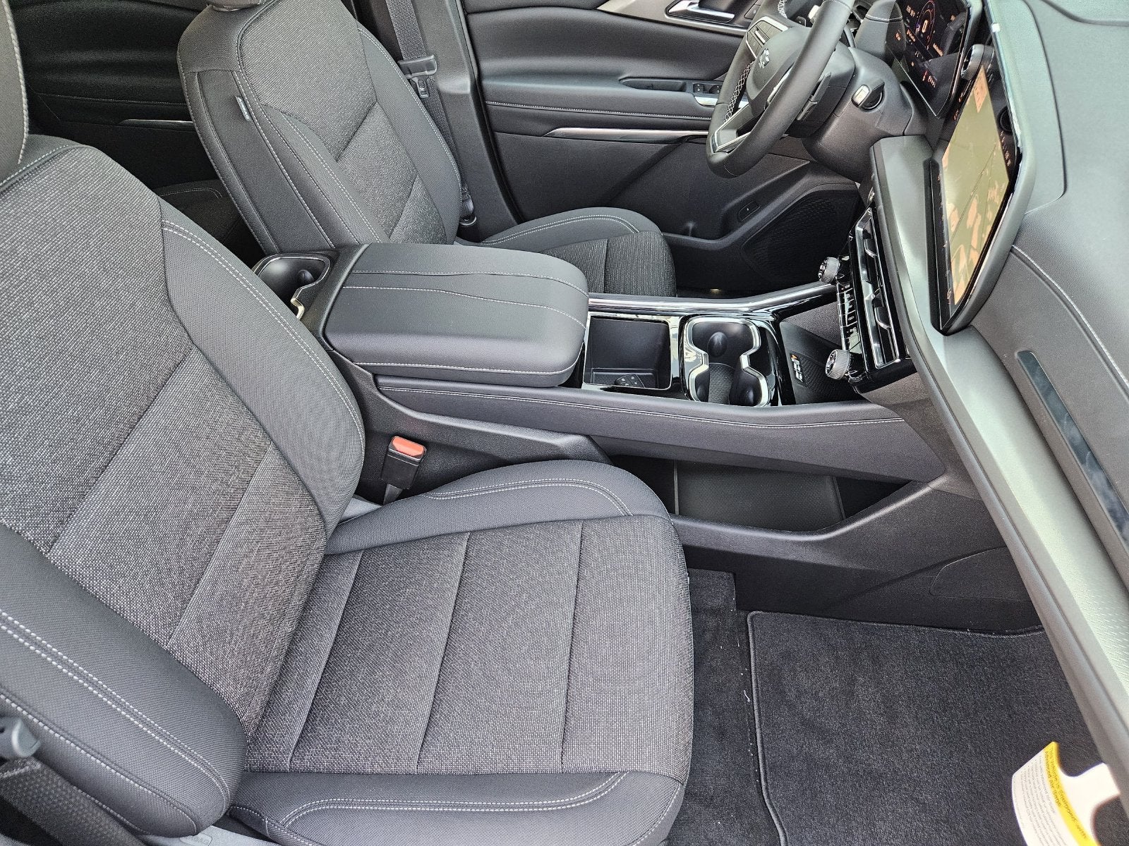 2027 Chevrolet Traverse LT - Photo 15