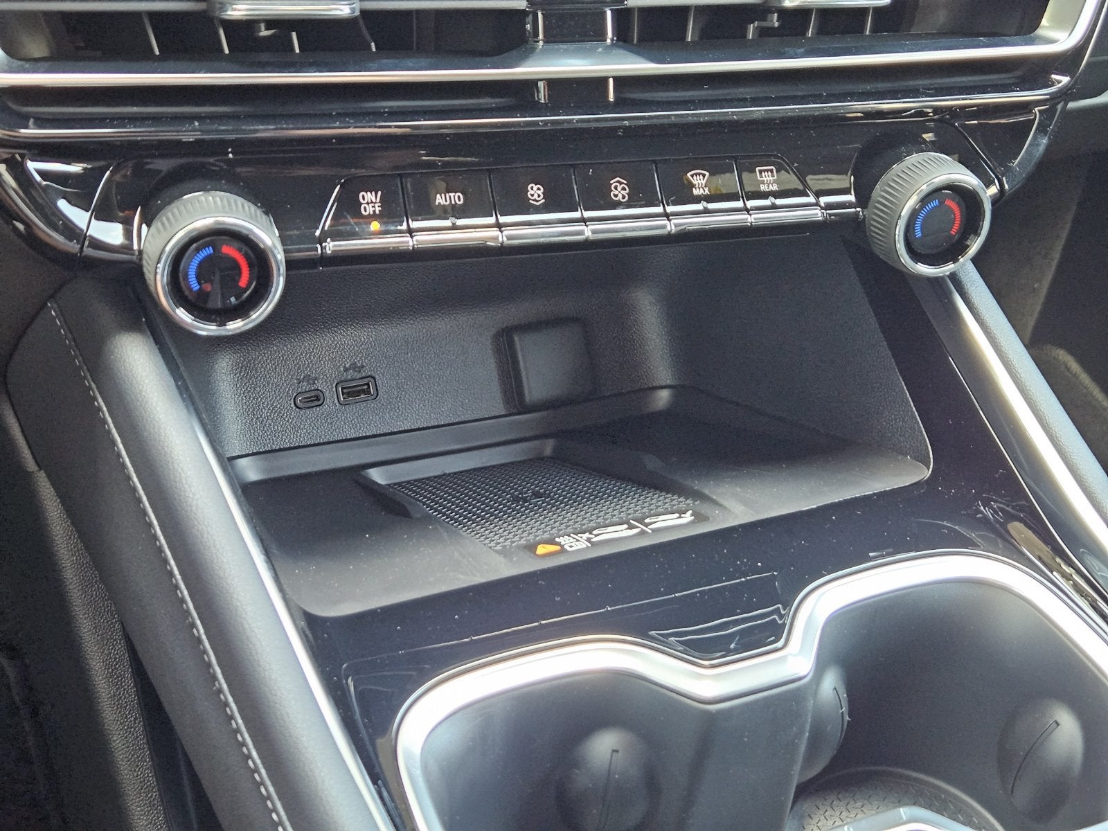 2027 Chevrolet Traverse LT - Photo 20