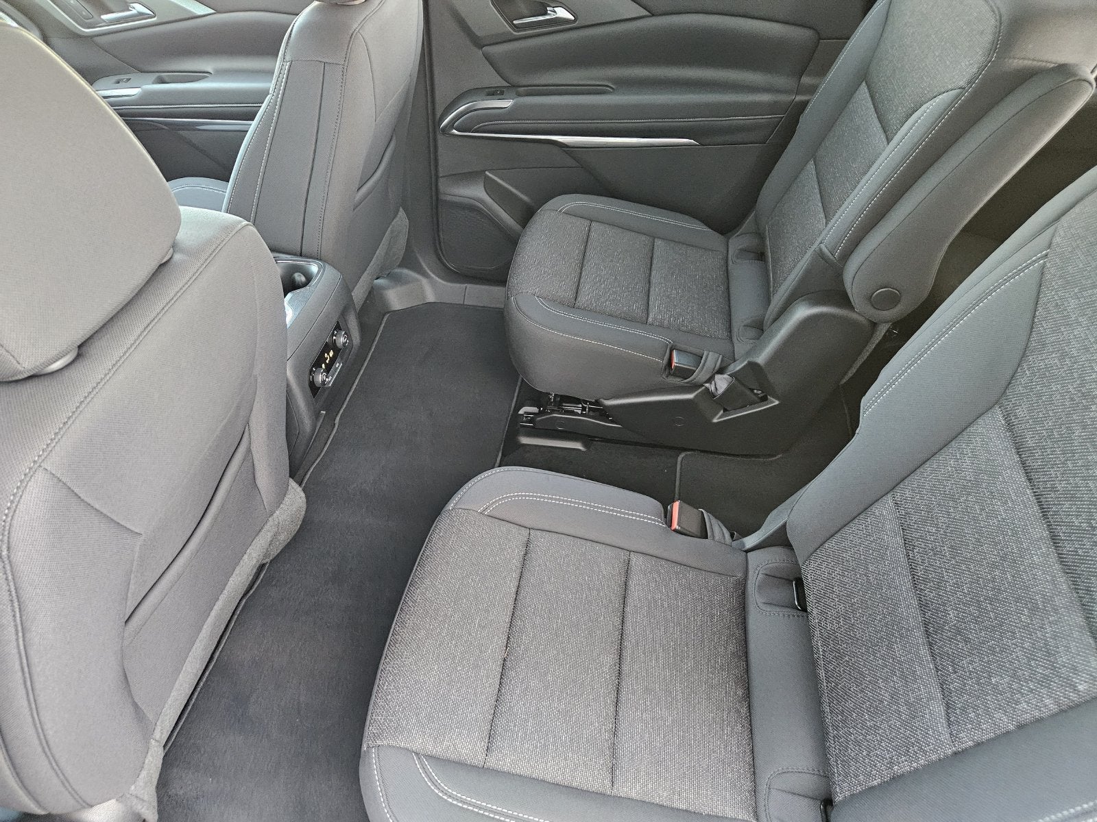 2027 Chevrolet Traverse LT - Photo 25