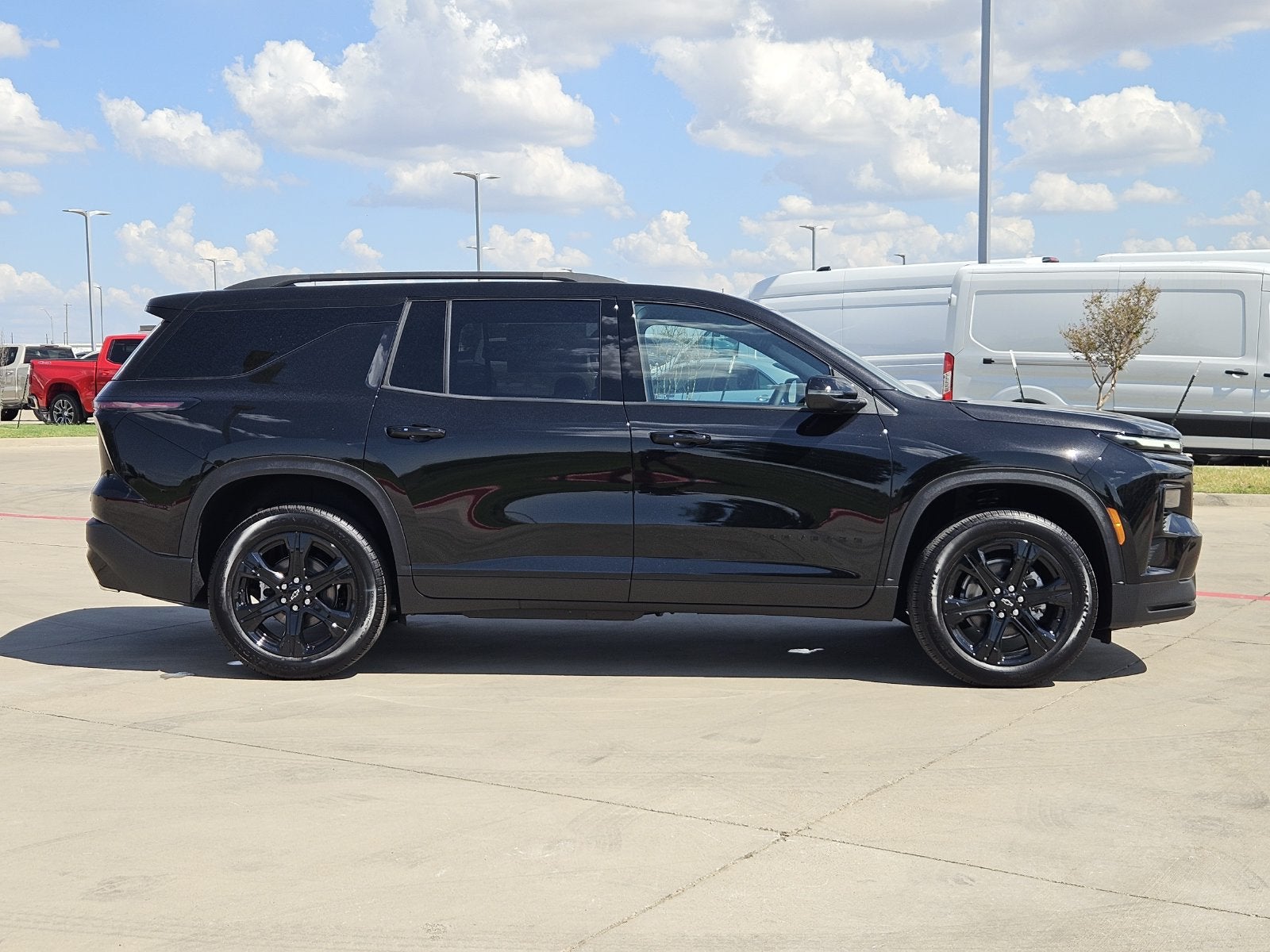 2027 Chevrolet Traverse LT - Photo 7
