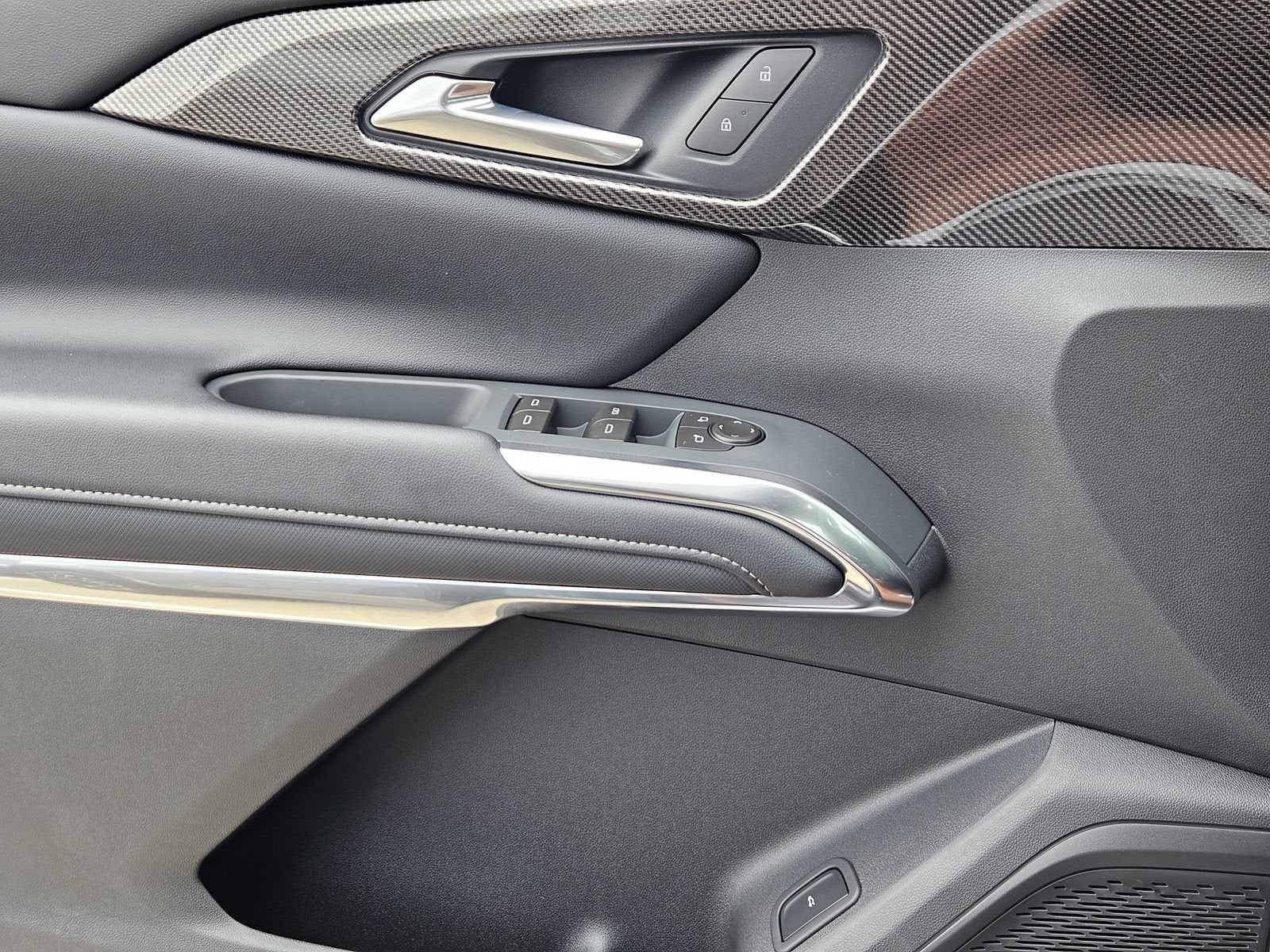 2027 Chevrolet Traverse Z71 - Photo 24